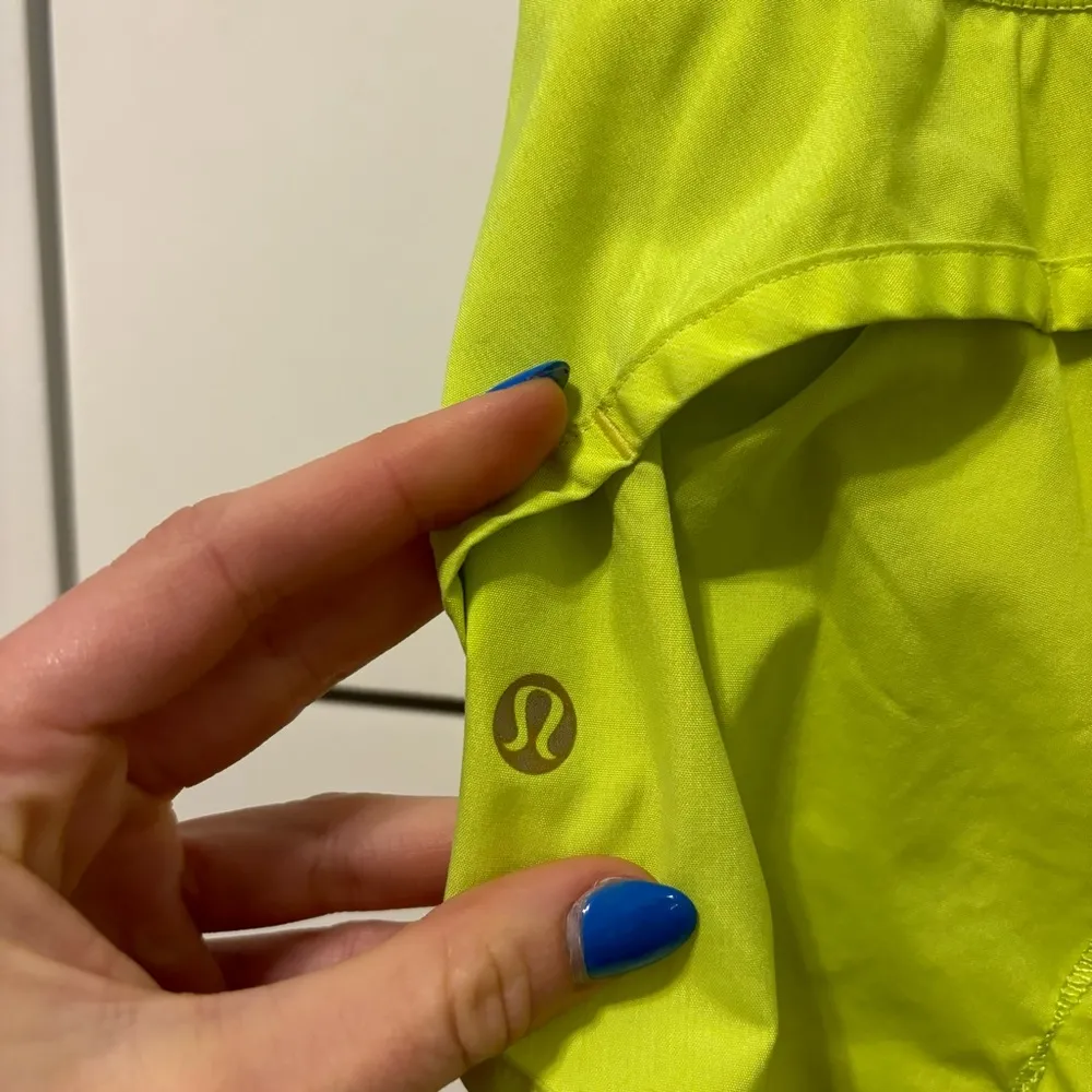 Lululemon Neon Speed Up Shorts Low Rise - Image 5