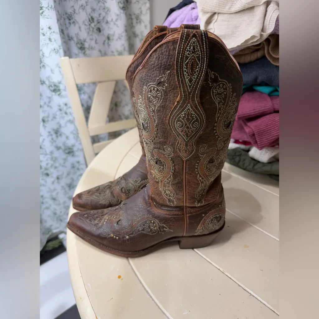 Shyanne  WOMEN'S ISABELLE INLAY STUD WESTERN BOOTS - SNIP TOE - Image 5