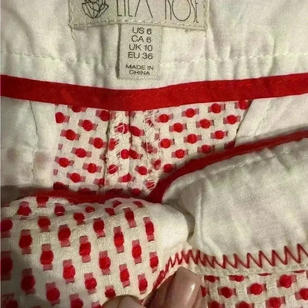 Lila Rose Womens Size 6 white With red for scalloped edge Shorts - Image 5
