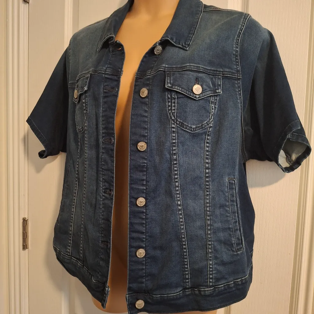Torrid Sz 4 Denim Short Sleeve Jacket - Image 2