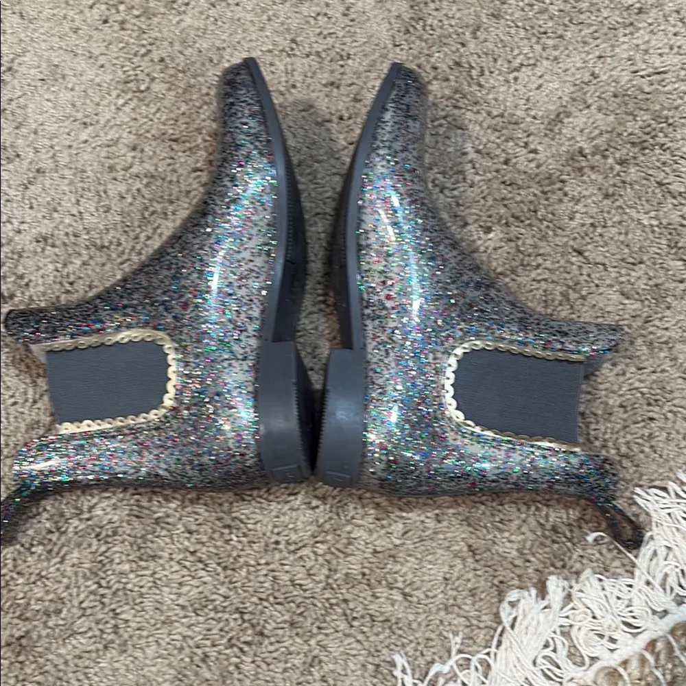 Jack Rogers Gray Ankle Boots with Chelsea Design - Image 5