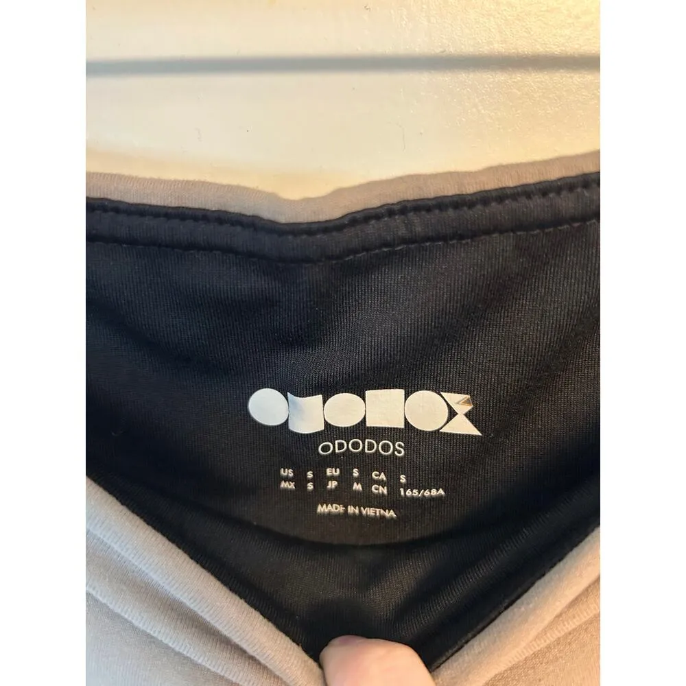 Ododos beige activewear shorts with pockets - Image 4