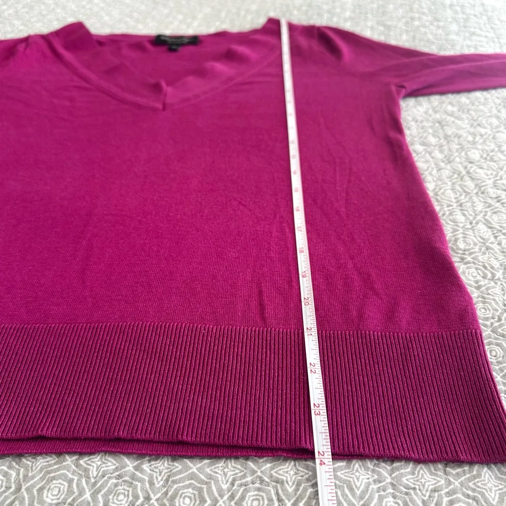 Banana Republic Magenta Silk Cashmere V Neck Sweater Size M - Image 7