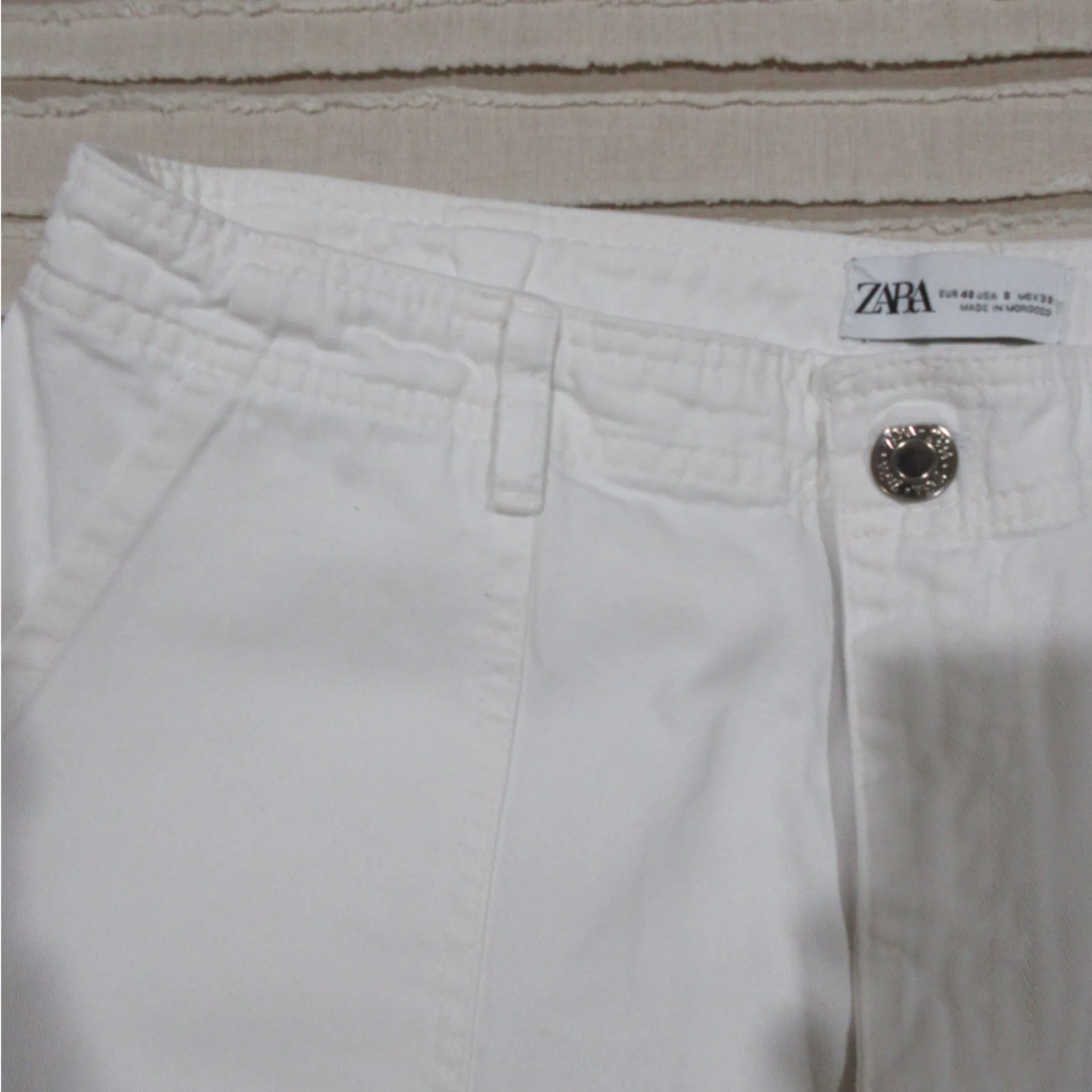 Zara Women's Crisp White Cargo Pants - Image 3
