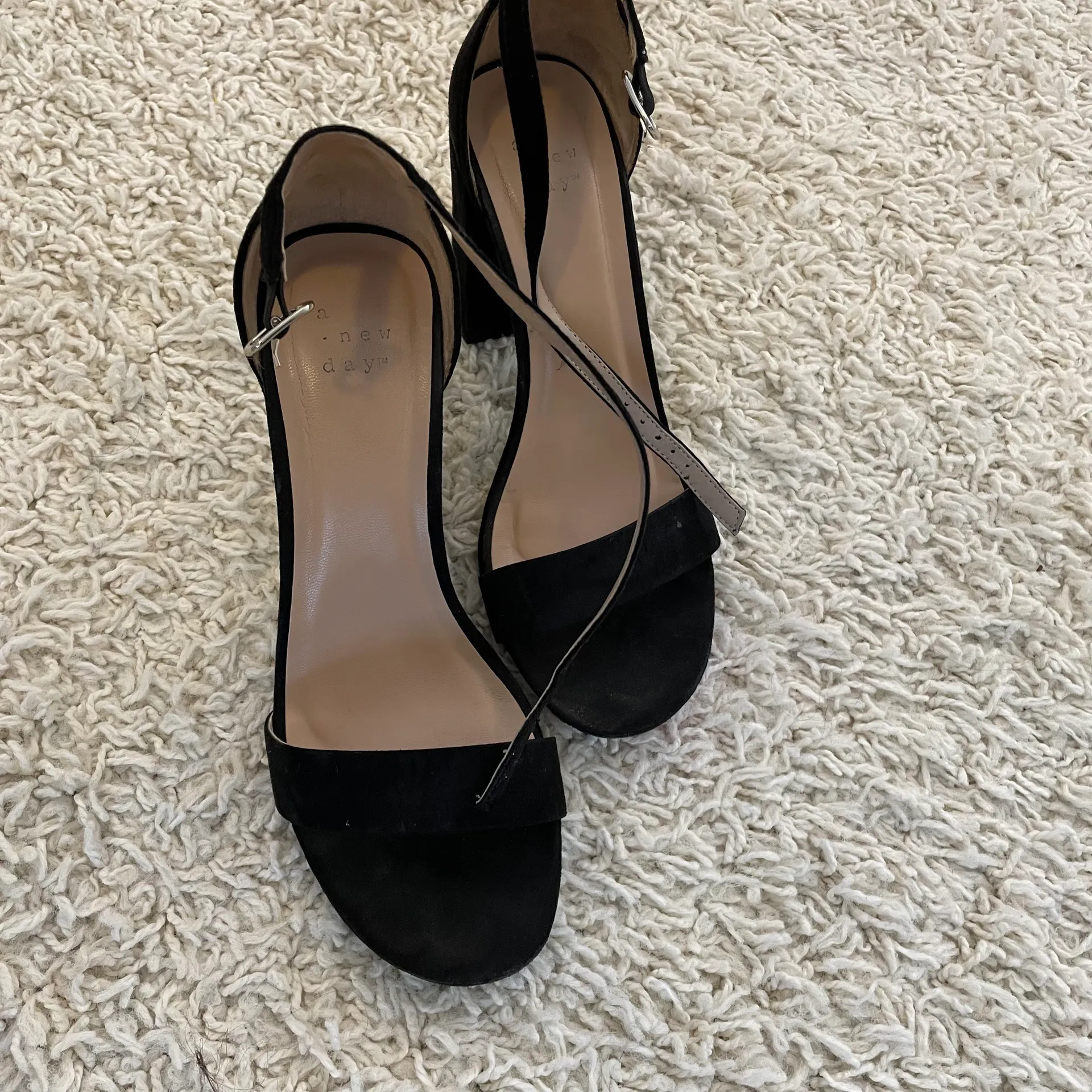 Black Heels Size 7 - Image 3
