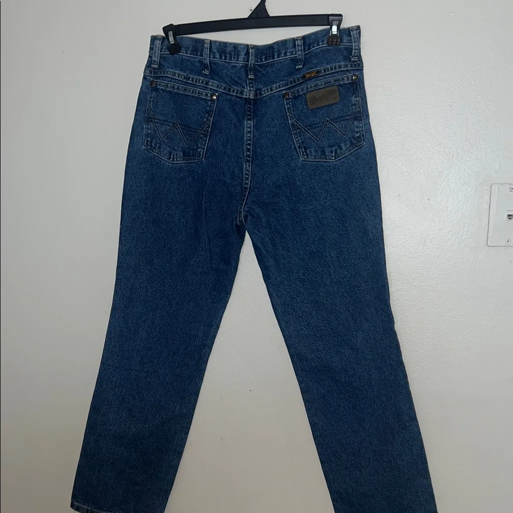 Wrangler Relaxed Fit Blue Jeans - Image 3