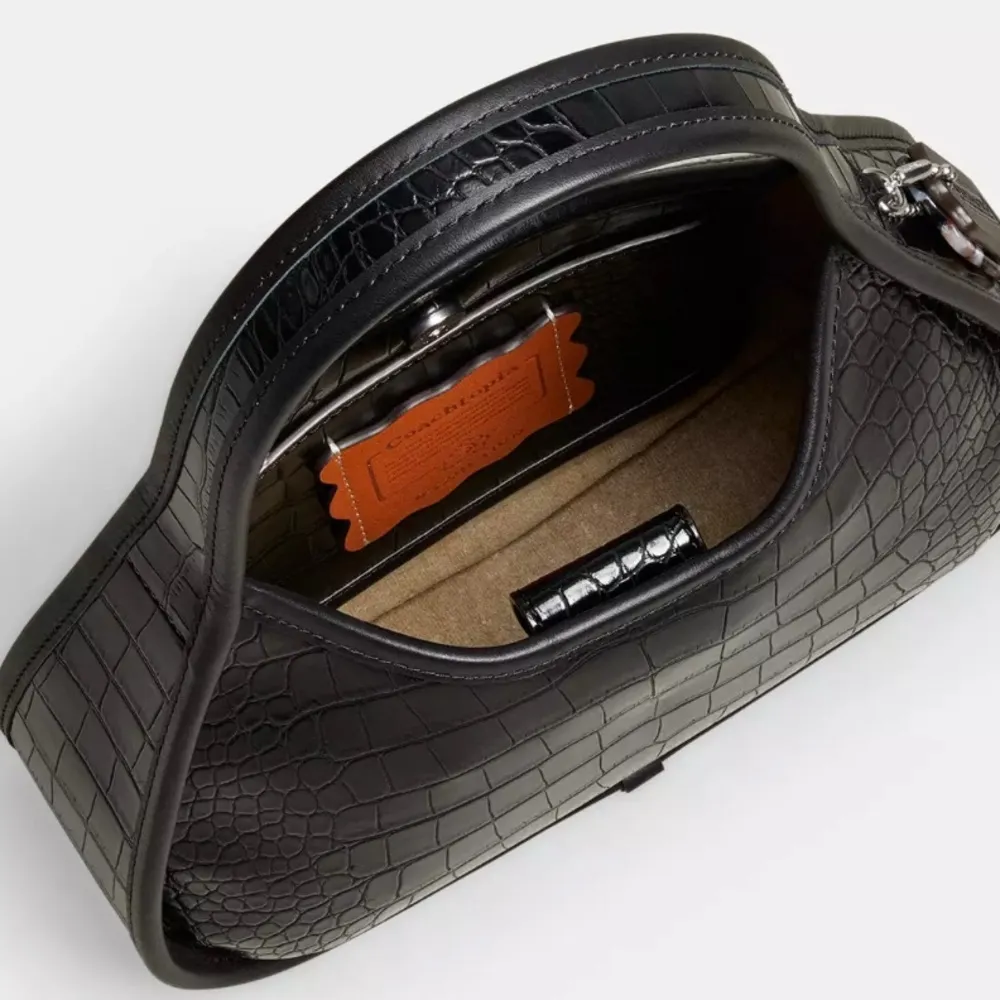 Authentic COACHTOPIA Leather Croc embossed shoulder magnetic closure shoulder Black - Image 5