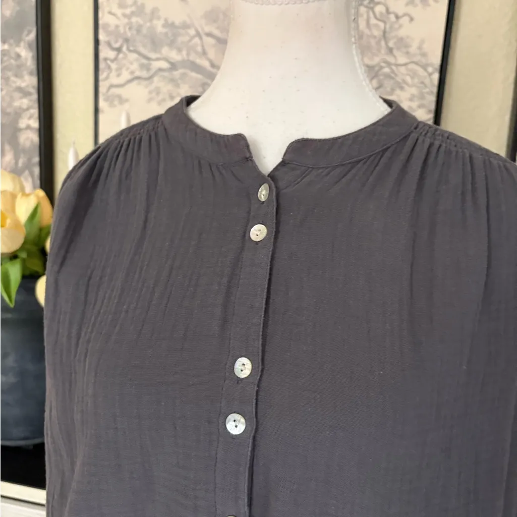 FAHERTY Everleigh‎ Organic Cot-ton Gauze Button Front Blouse Gray Size Small - Image 3