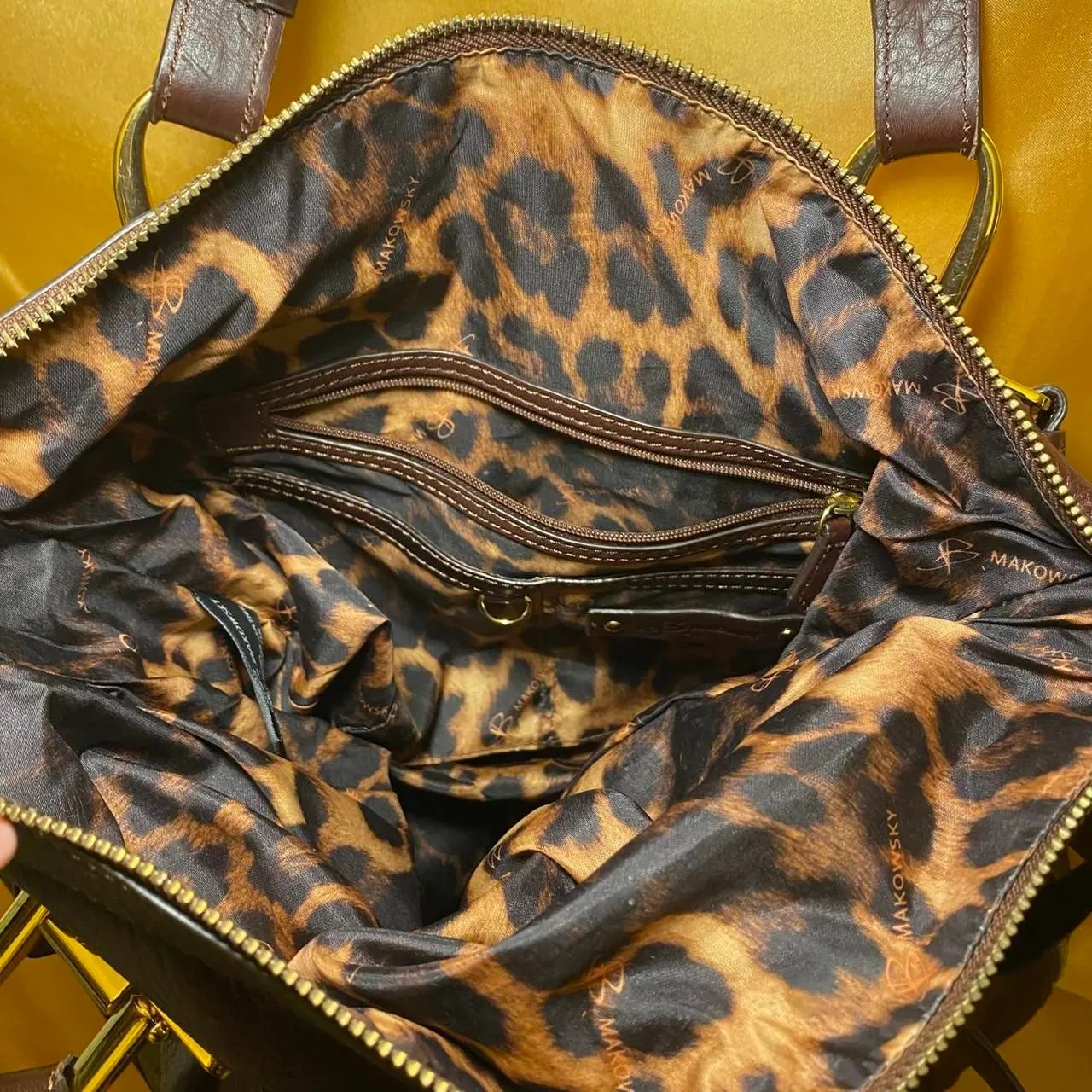 Bruce Makowsky Brown and Gold Leather Shoulder Bag with Cheetah Print Lining - Image 4