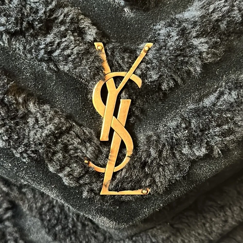 Authentic Yves Saint Laurent Black Loulou Suede & Shearling Shoulder Bag - Image 7