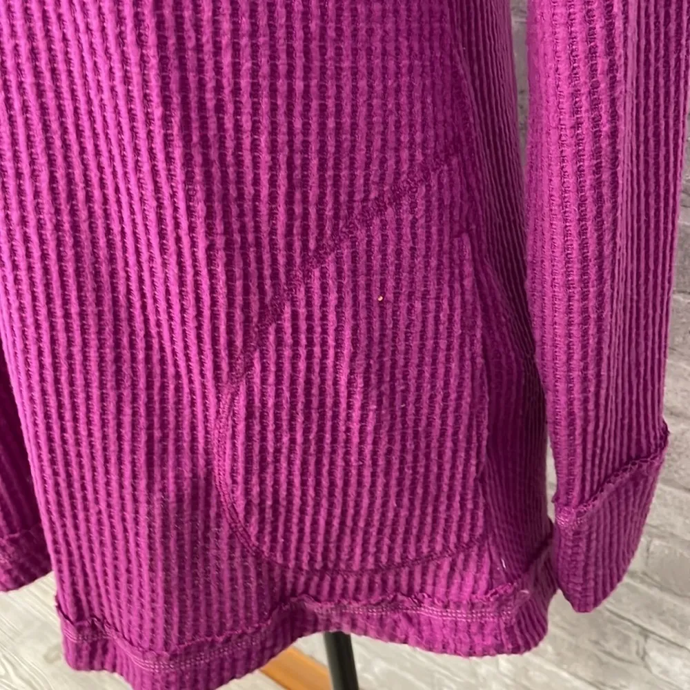 LOGO Layers by Lori Goldstein lounge top - Image 2