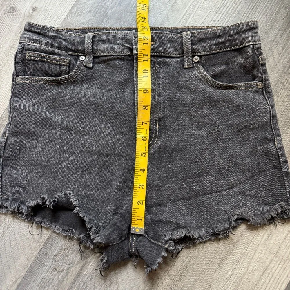 Kendall & Kylie High Rise Drifter Shorts Black Acid Wash - Image 12
