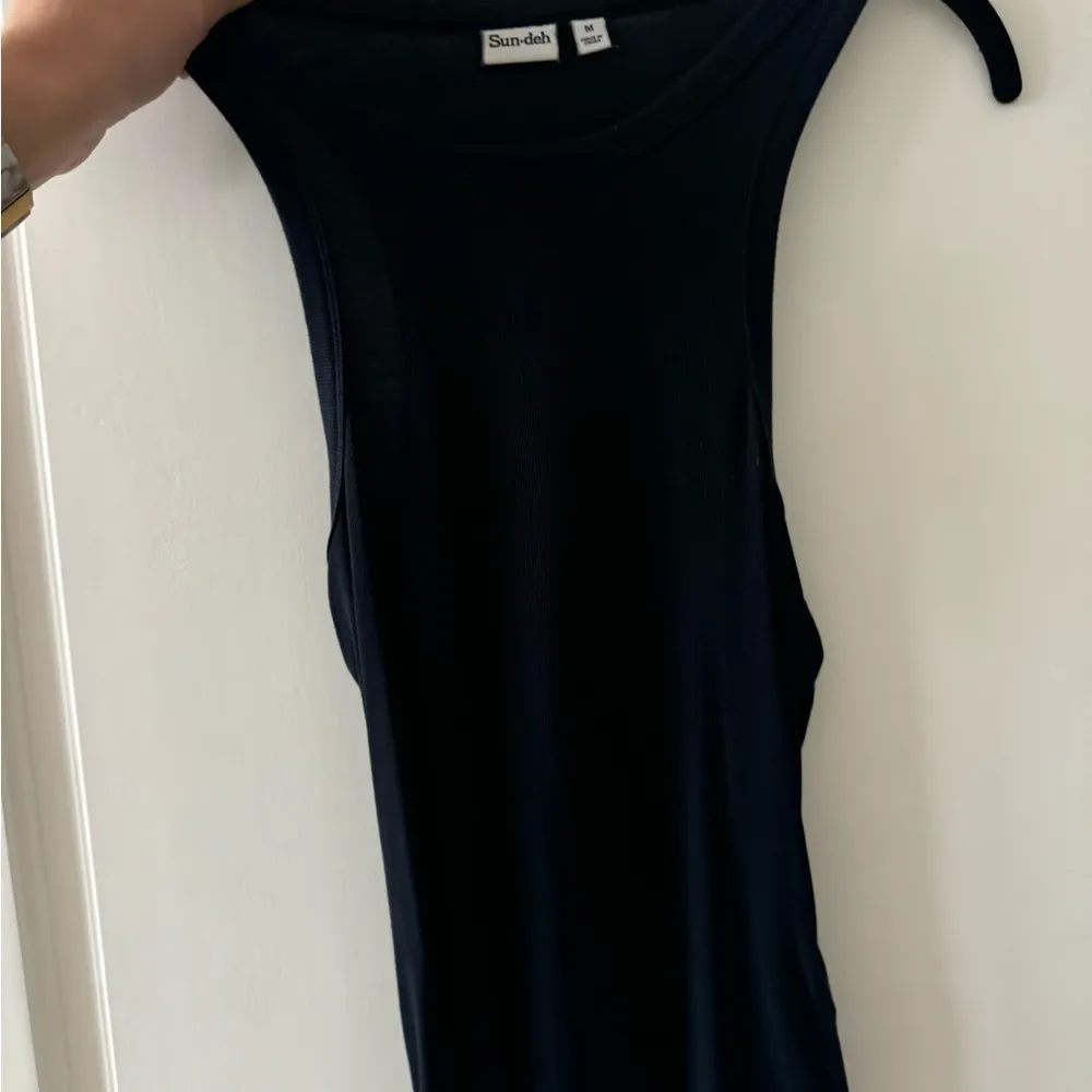 Aritzia ribbed tank​ Size M - Image 3
