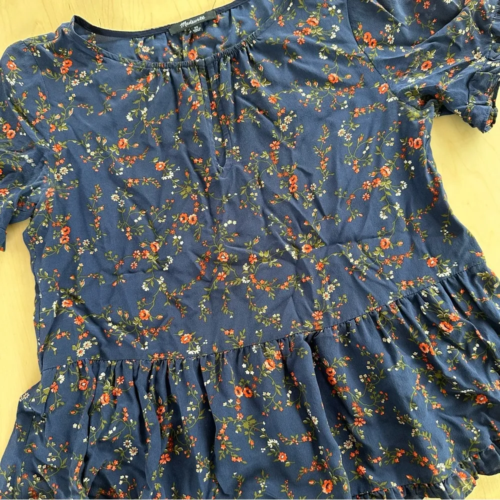 Madewell Silk Stanza Ruffle Hem Top In Moonless Floral - Image 5