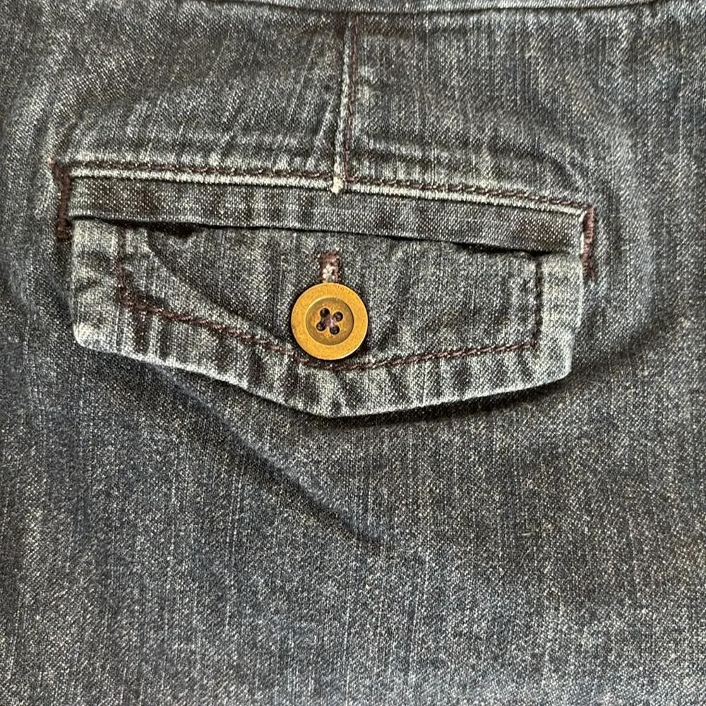 LOFT Blue Jean Shorts Classic Cuffed Design - Image 7