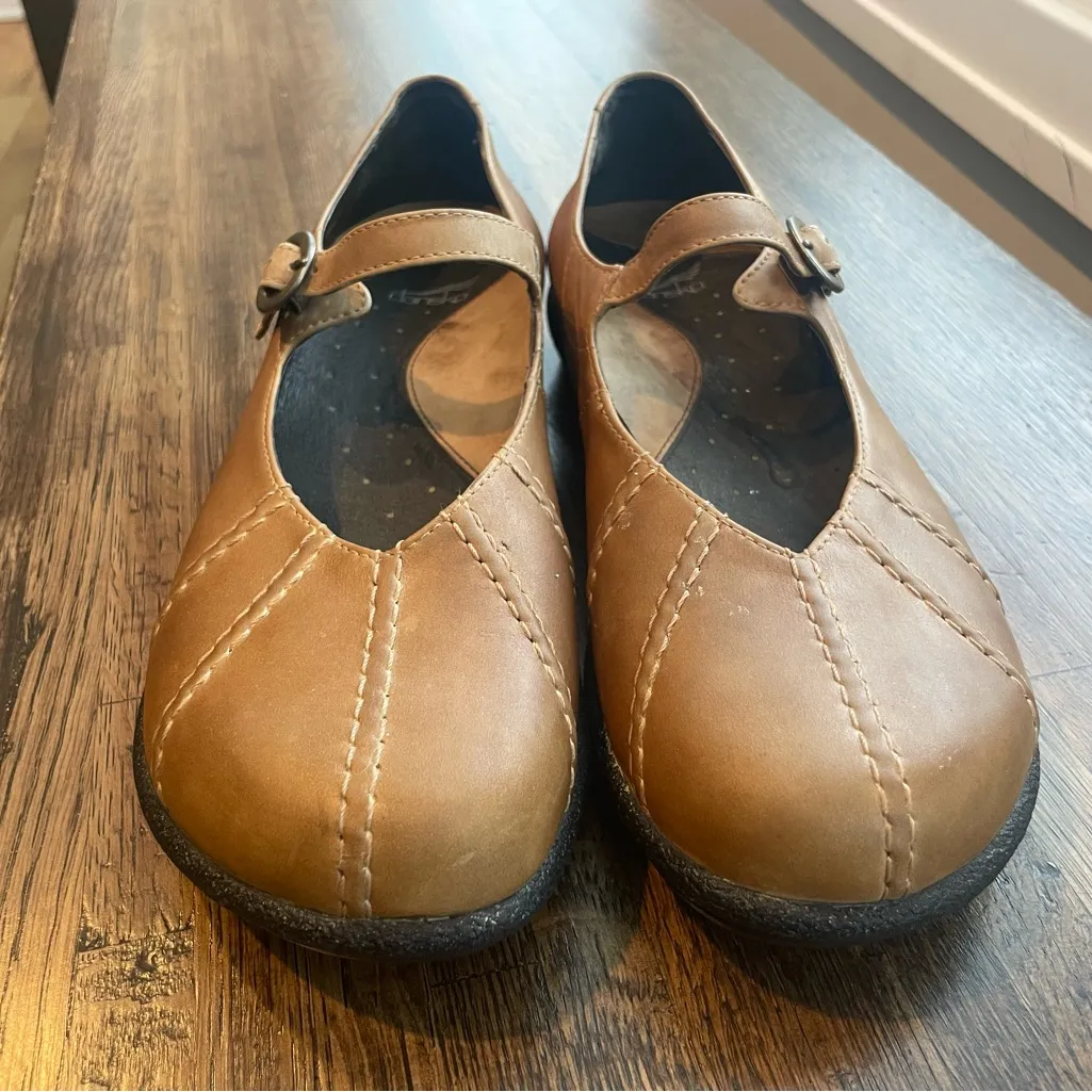 Dansko Giselle Nubuck Mary Jane Tan Leather Shoes  - size 41 (10.5/11) - Image 2