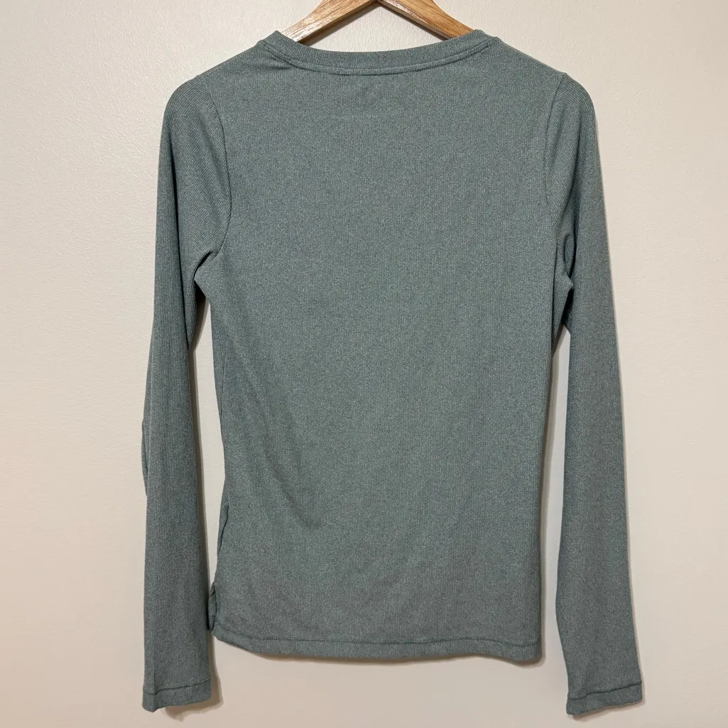 NEW Athleta Uptempo Ribbed Henley Shirt Size Medium Green NWOT Long Sleeve Top - Image 6