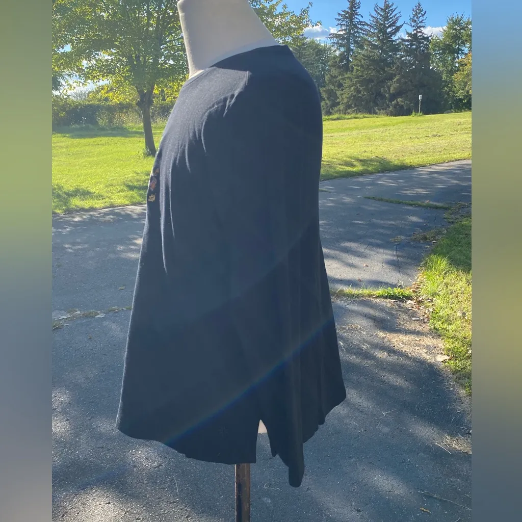 ISAAC MIZRAHI LIVE ESSENTIALS XL Long Sleeve embroidered fall Gnome Black TEE - Image 4