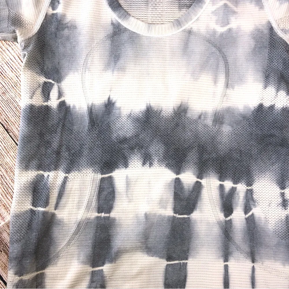 Lululemon Swiftly Tech Blue Tie Dye Short Sleeve T Shirt Size 6 - Image 8