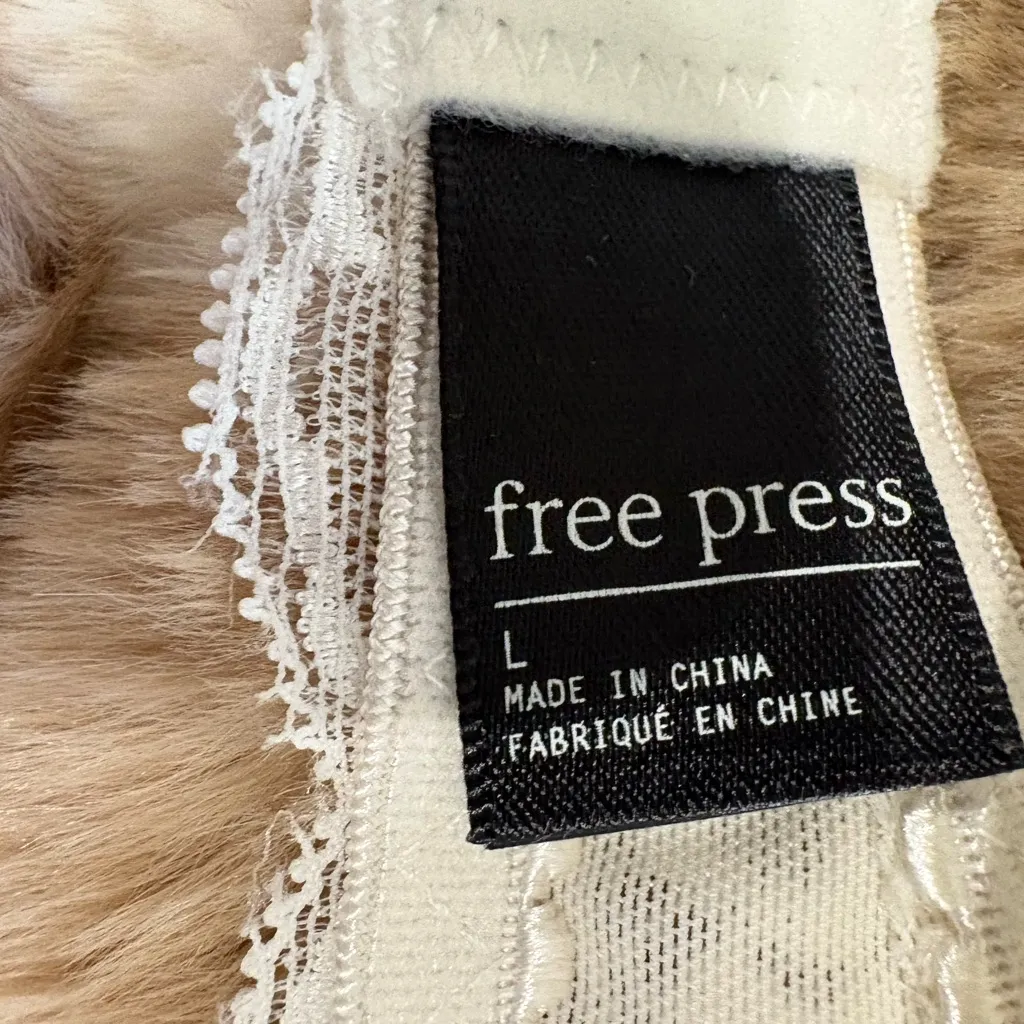 Elegant Lace Bralette - White - Image 3