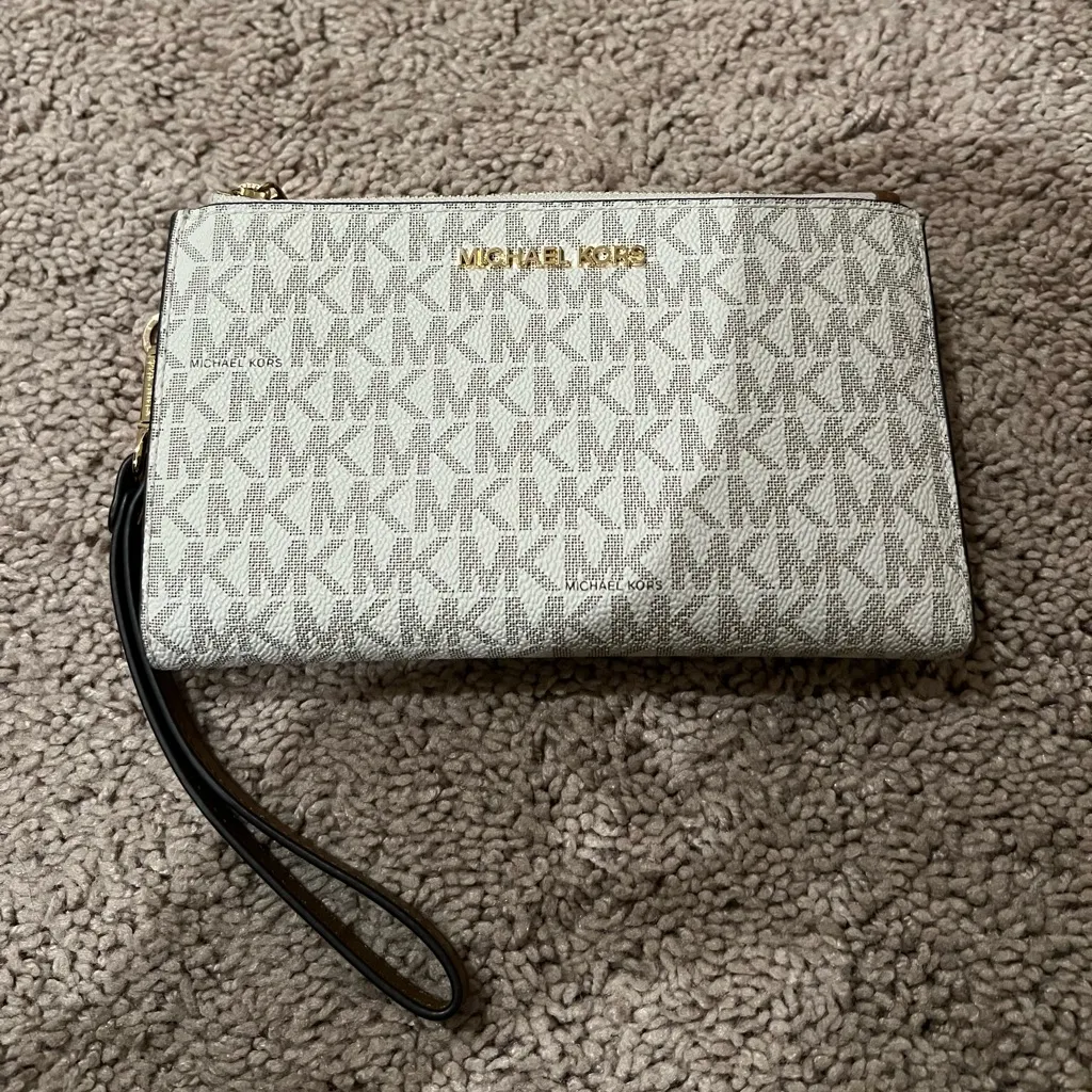 Michael Kors Logo Wristlet – Pre-Owned, Good Condition - Image 3