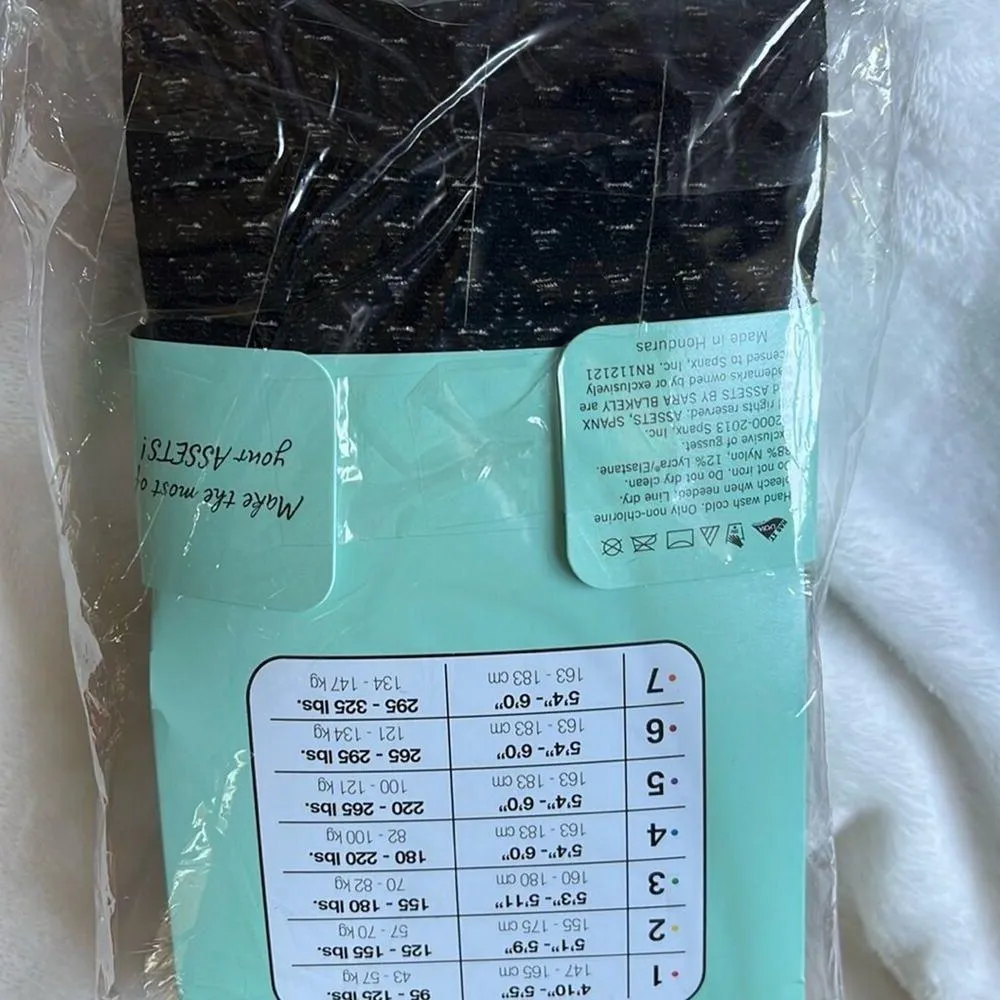 Spanx Assets Shaping Tights Textured Wish Bone Size 2 Black 125-155lbs  5’1-5’9 - Image 4