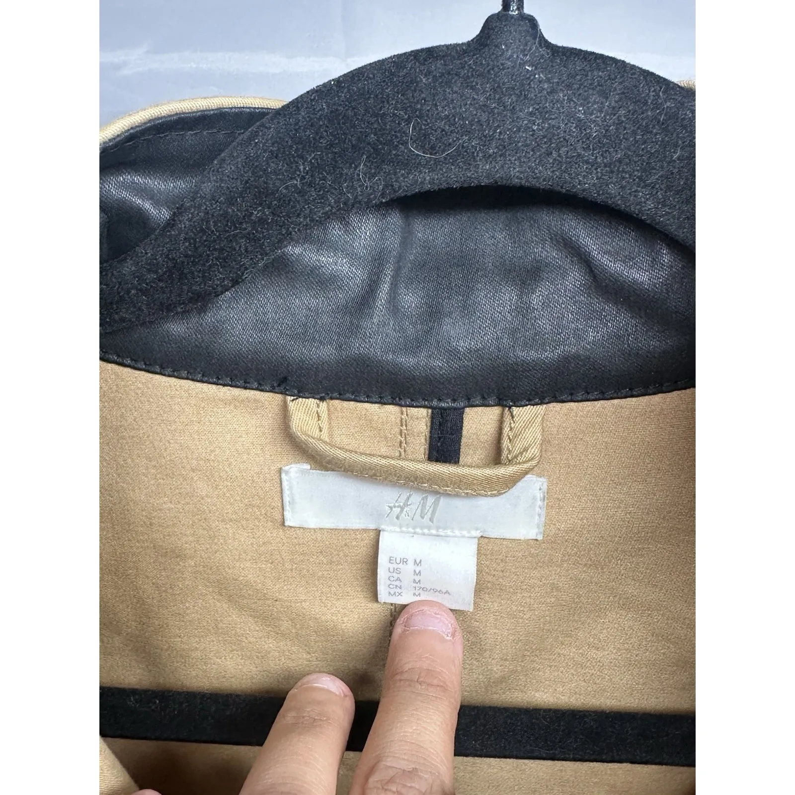 H&M tan canvas field jacket with snap button front,‎ large flap pockets,size M Brown Size M - Image 3