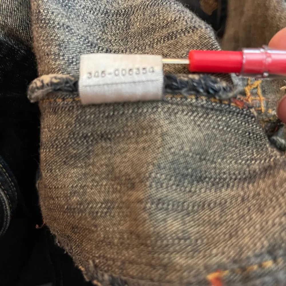 Rocawear Y2K women’s denim jacket with wide 5.5” cuffs & oversized buttons. Sz M - Image 10