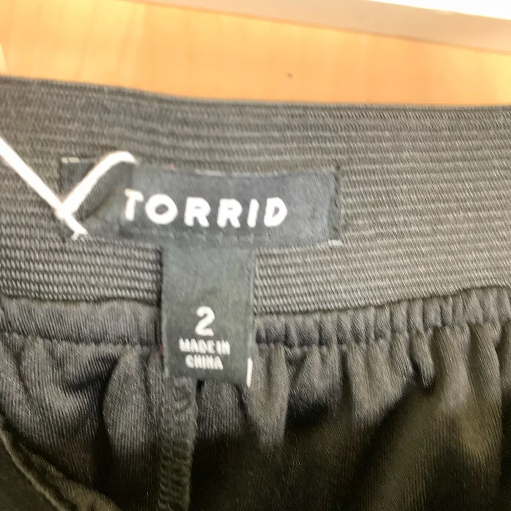 Torrid Pull On Black Chiffon Pleated Skirt with Elastic Waist Band - size 2X - Image 5