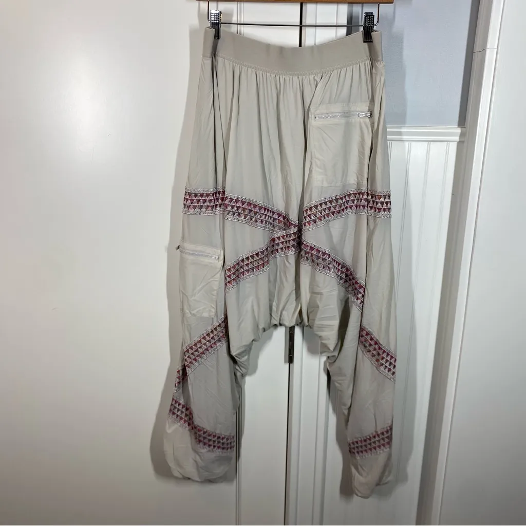 Free People Summer Moon Harem Pants size large cream ivory color with embroidery - Image 8