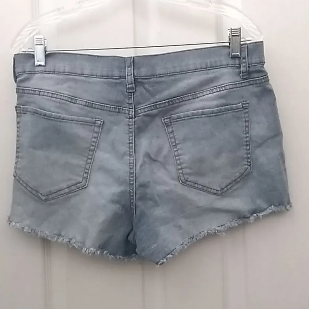 FINAL MARKDOWN Junior mudd shorts 15 - Image 9