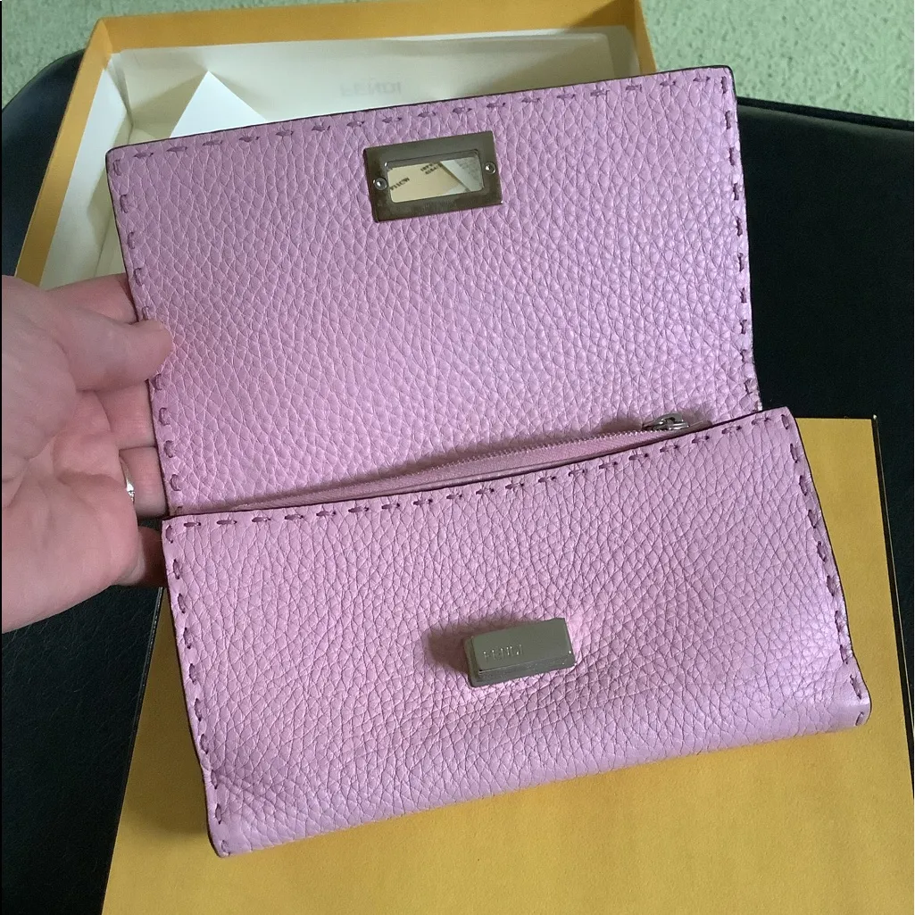 Very NICE Authentic FENDI SELLERIA wallet 👛🌸👛🌸👛 - Image 7