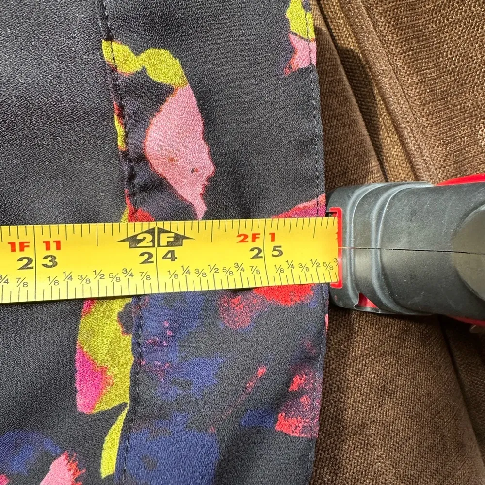 Ava & Vivi Black Pink Red Green Floral Print 3/4th Roll Sleeve Tab  V Ne… - Image 14