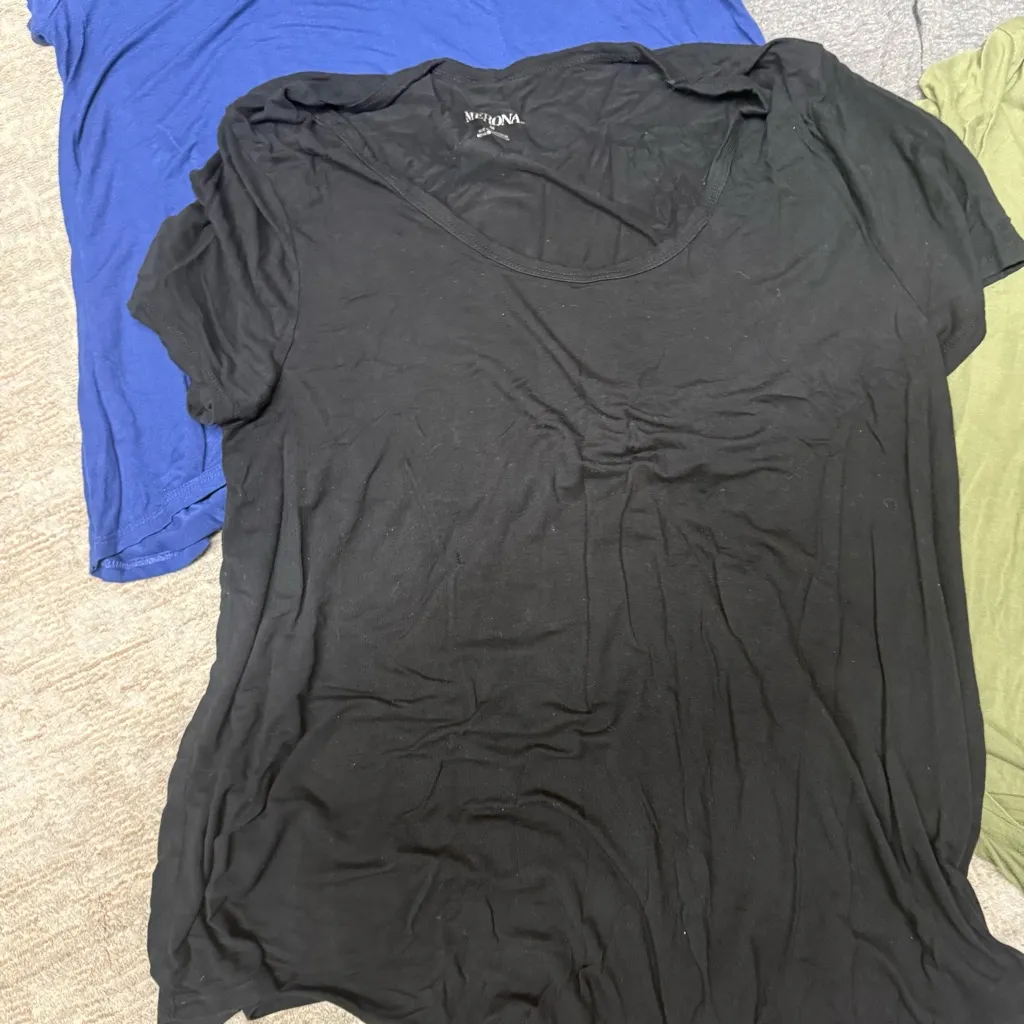 Merona Target Bundle Lot of Five Scoop Neck Bounce Material Round Hem T-Shirts - Image 3