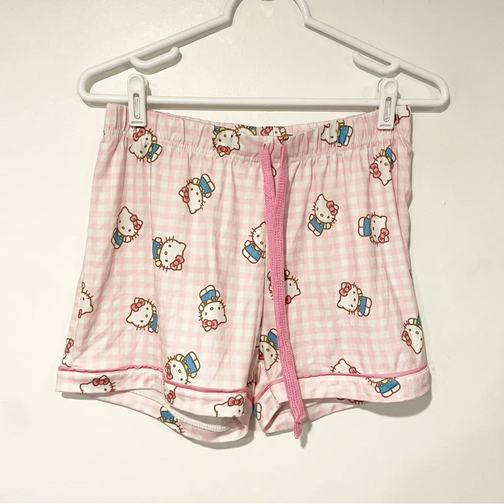 Hello‎ Kitty Size Medium Pajama Set Pink Shorts Button Front Top Ladies - Image 5