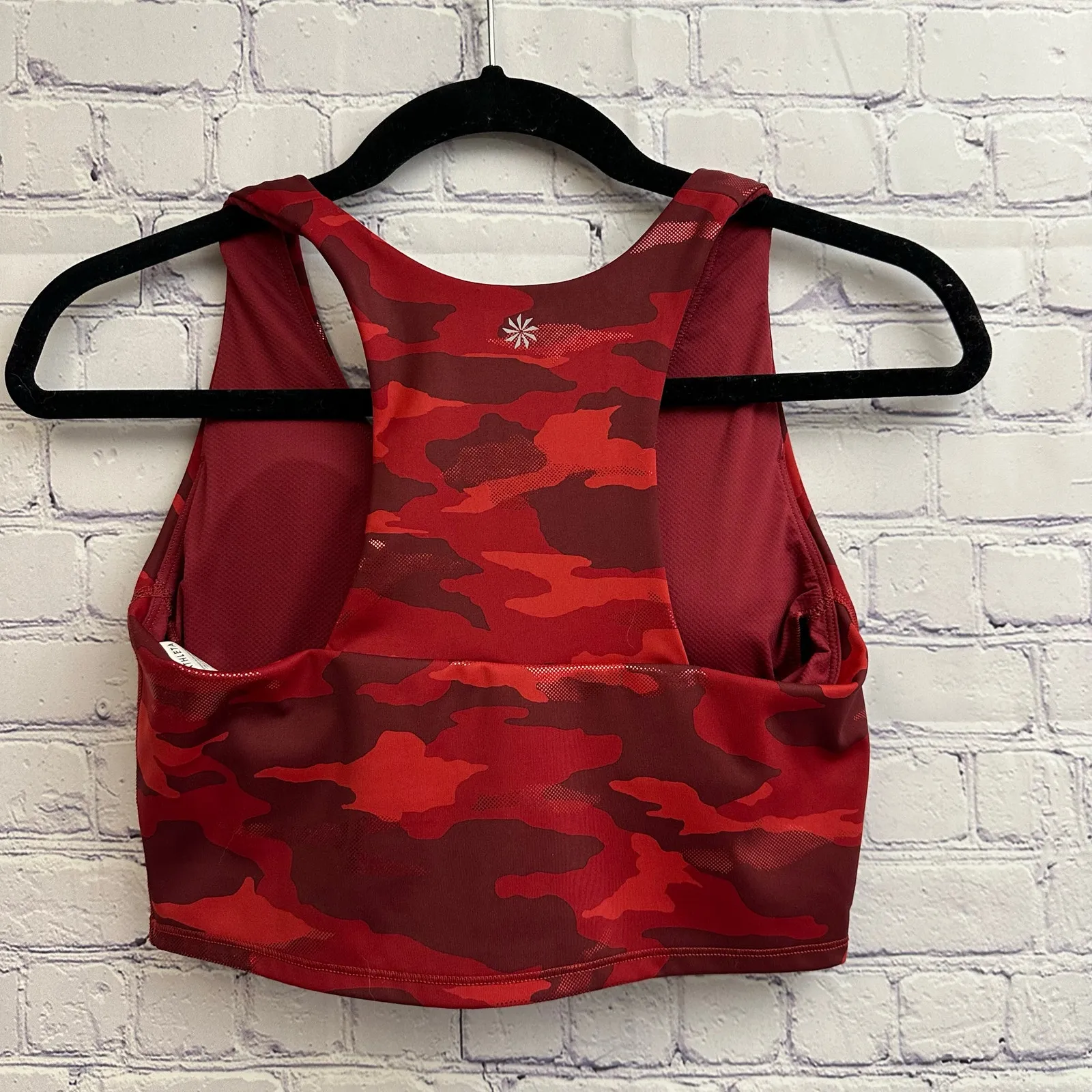 Athleta Ultimate Cropped Tank Top Red Metallic Camo Small Built in Bra Athletic - Image 3