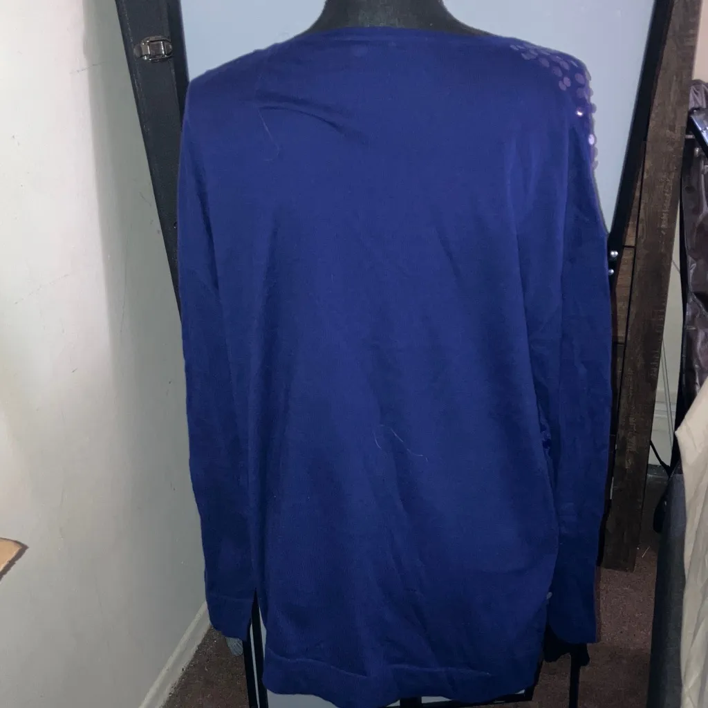 DKNYC Long Sleeve V - Image 4