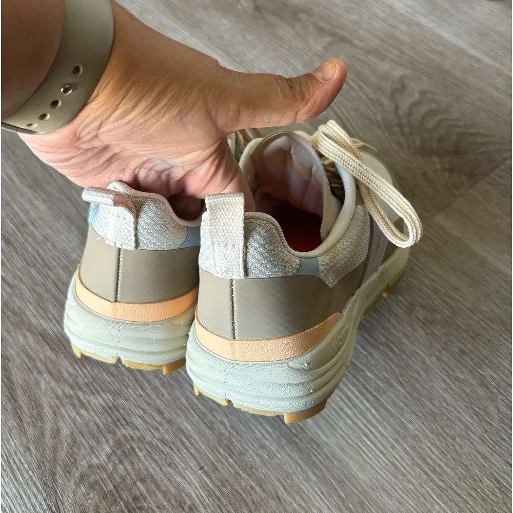 VEJA Women’s  Dekkan Alveomesh Sneaker - Image 9