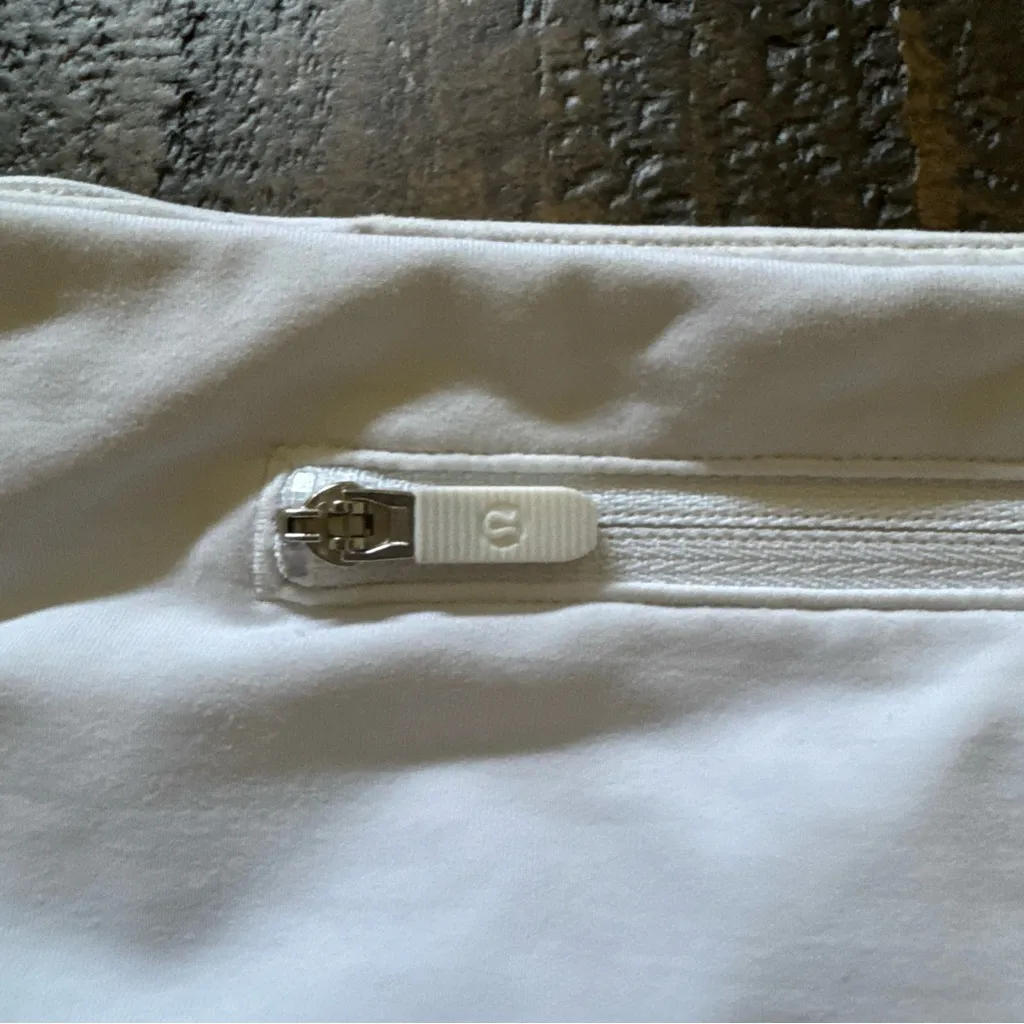 Lululemon White Speed U Shorts Size 6 Tall - Image 3
