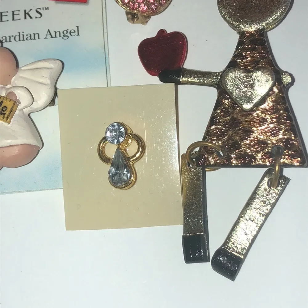 Lot of 5 Teacher School Apple Teacher Appreciation Brooches Pins - Image 5