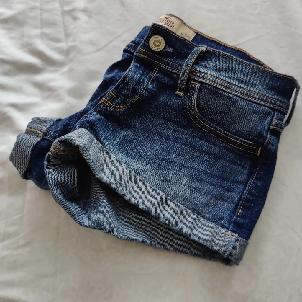 Ladies Hollister Denim Short Shorts - Image 2