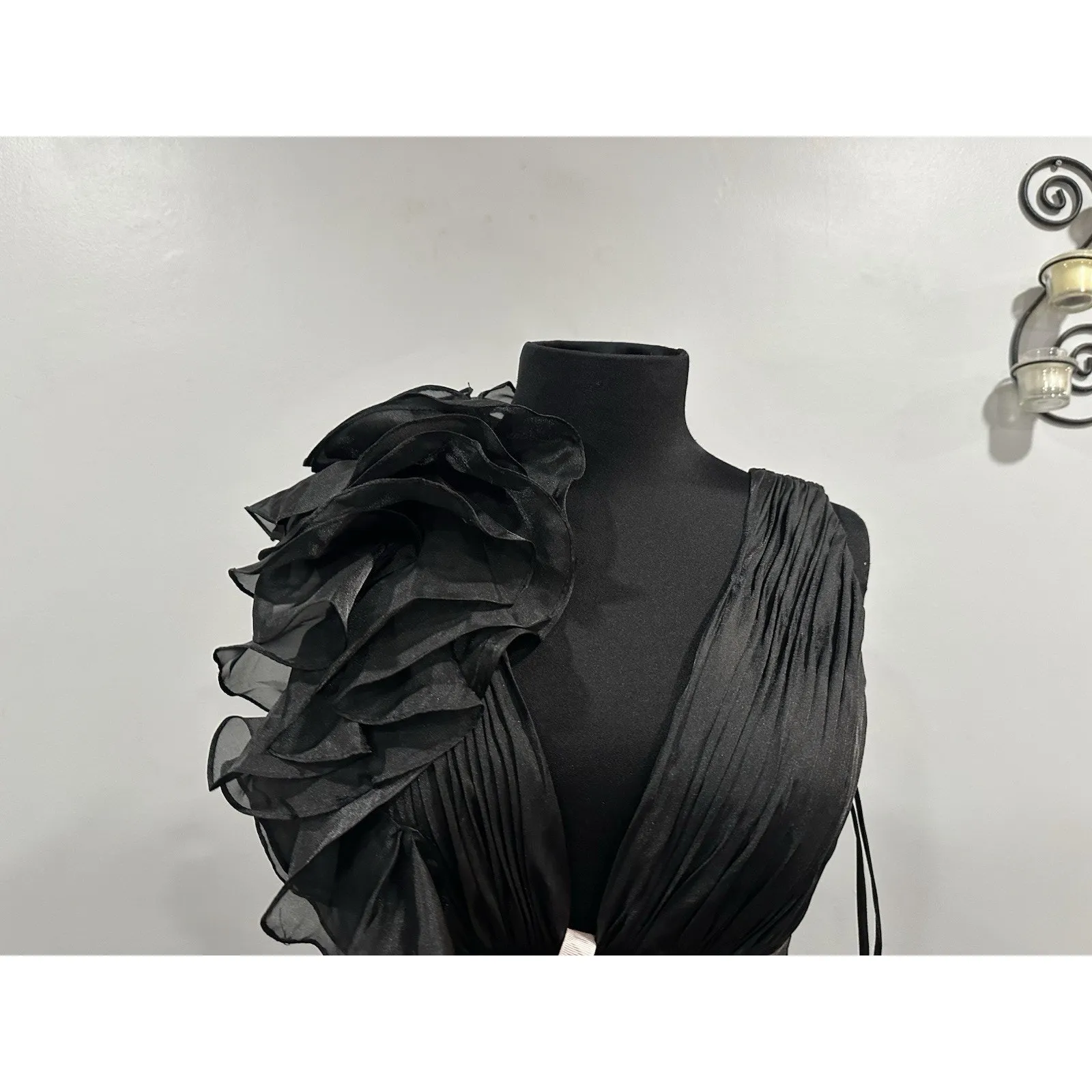 Mac Duggal 48856 Ruffle Detail Ruched Chiffon Ballgown Sz 4 Black - Image 3