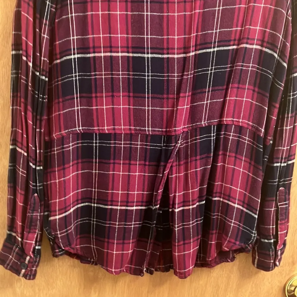 Beach lunch lounge plaid flannel long sleeve shirt woman’s size small - Image 4