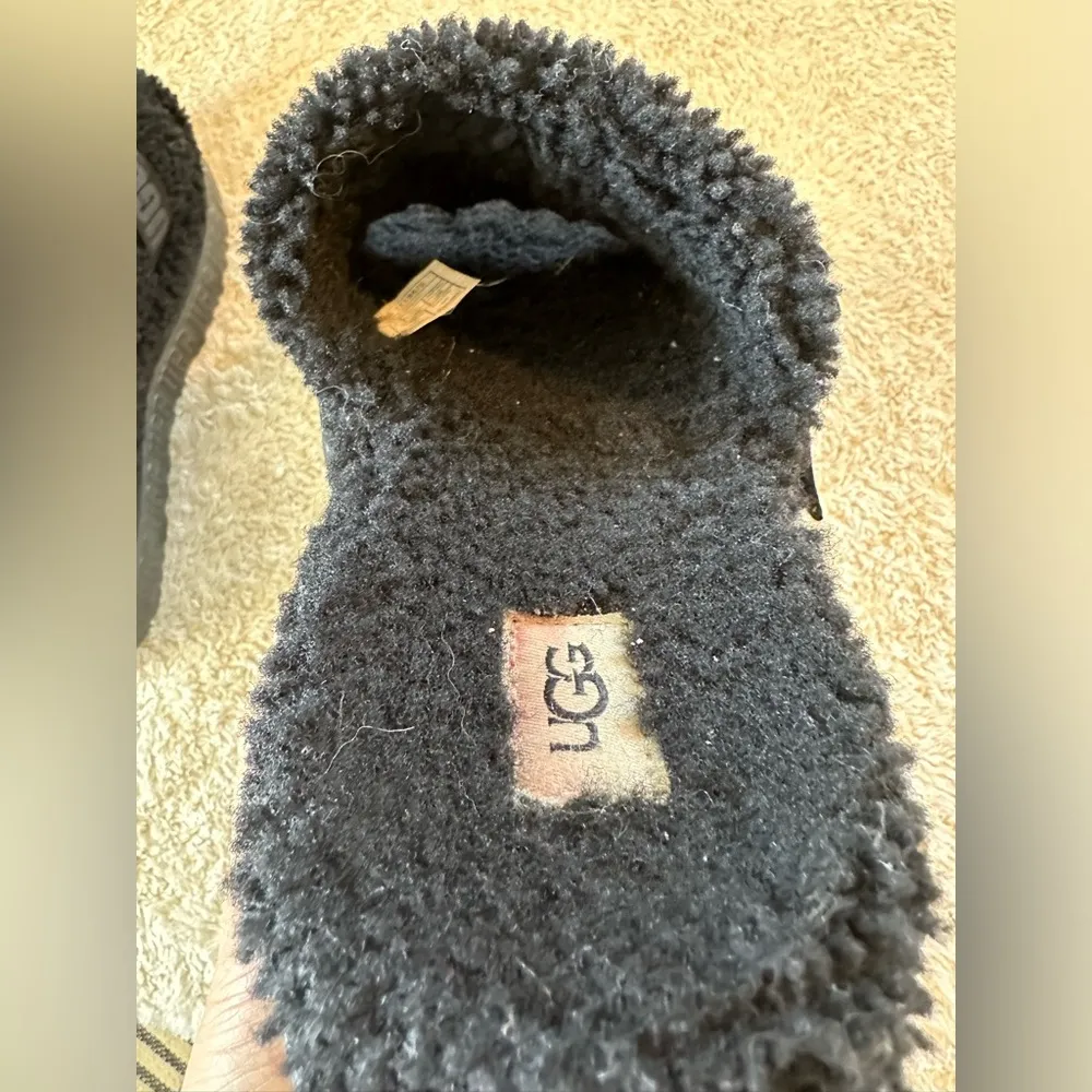 UGG Fluffita Black Platform Sandal size 9 - Image 10
