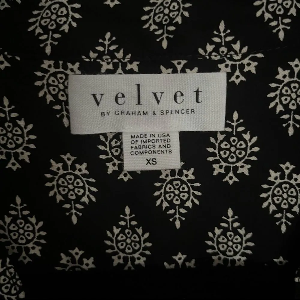 Velvet by Graham & Spencer Blouse XS Black White Abstract Vicose USA Lightweight - Image 3