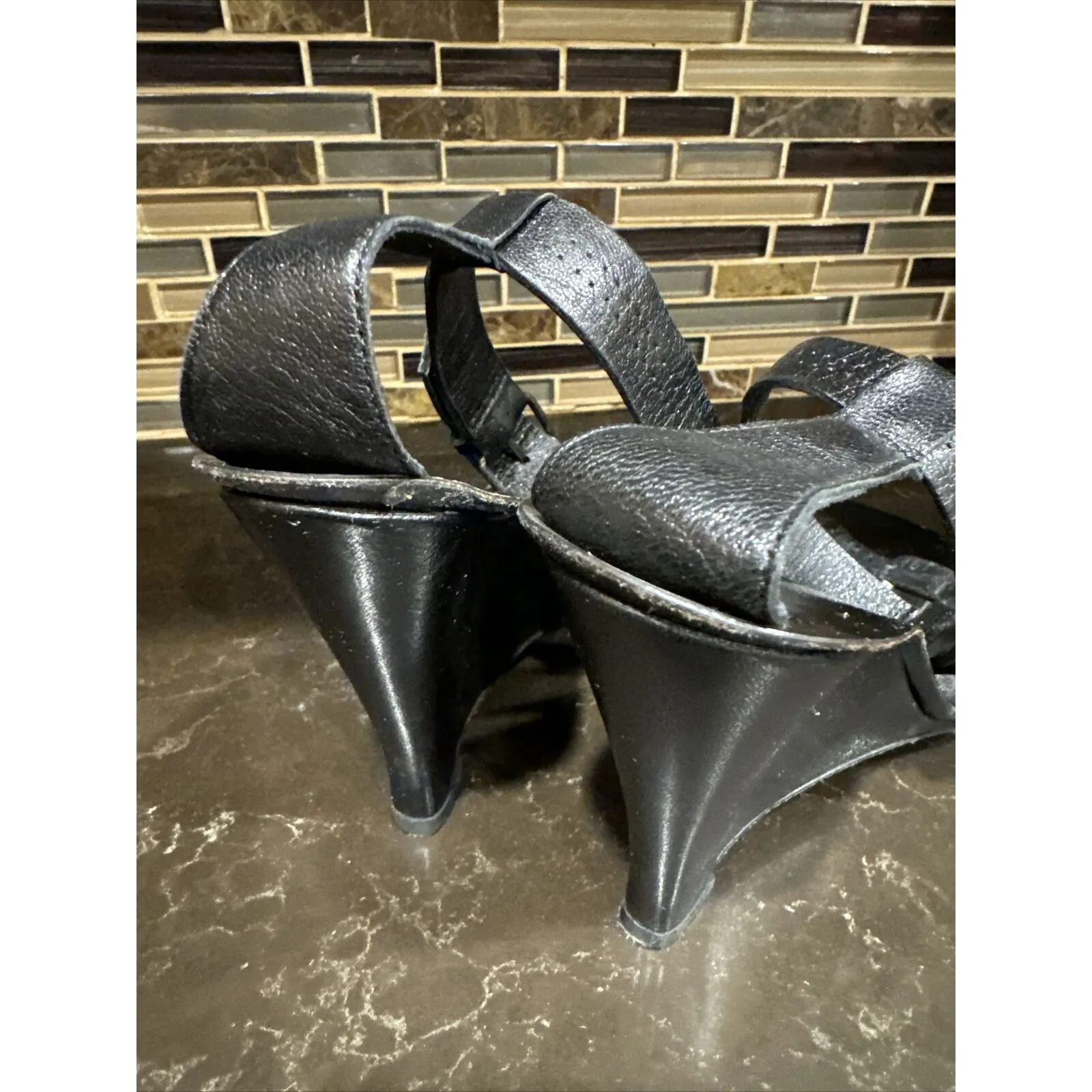 BCBGeneration Black Leather Wedges Sandals BCBG‎ Women’s Size 8B - Image 5