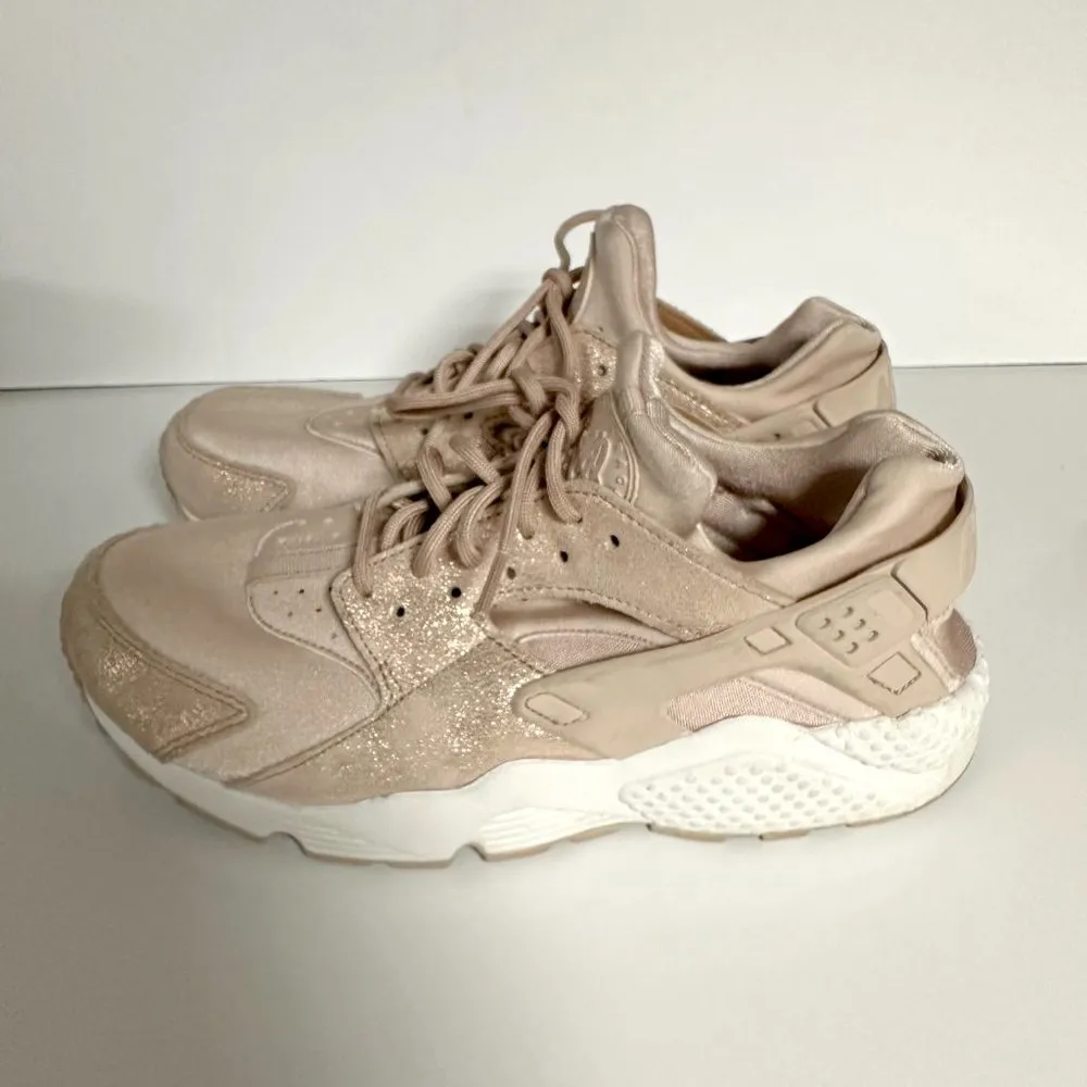 Nike Air Huarache Shoes - Image 8