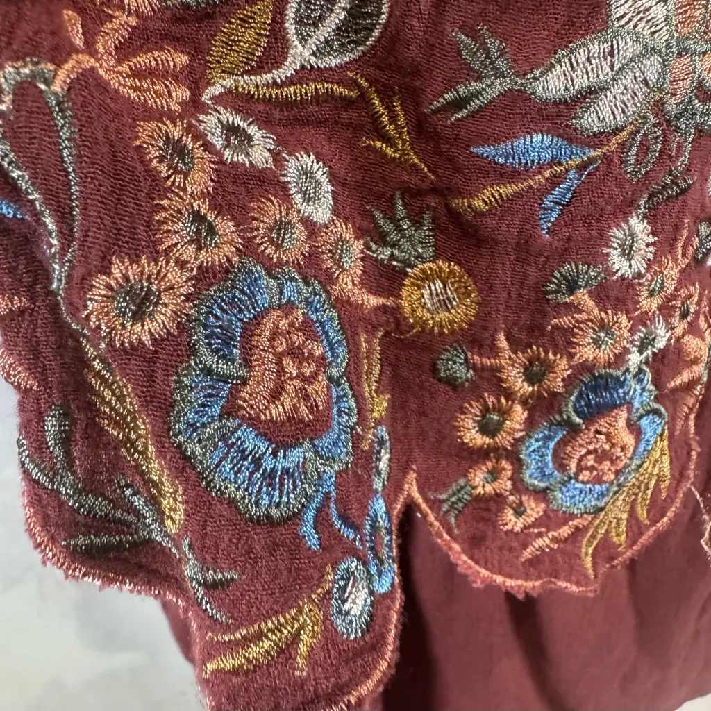 The Cove burgundy scallop embroidered long sleeve off shoulder top size small - Image 4