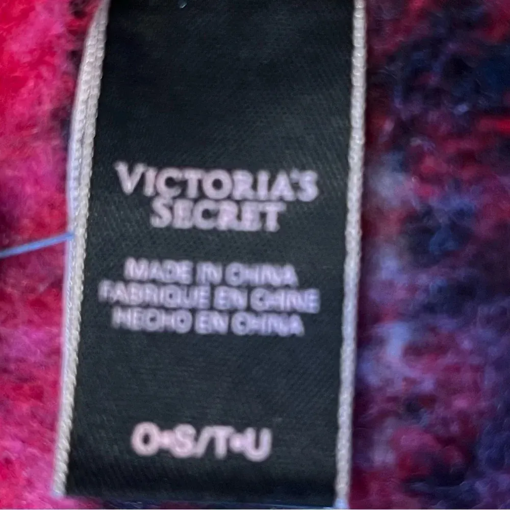 Victoria’s Secret scarf, new with tags - Image 4
