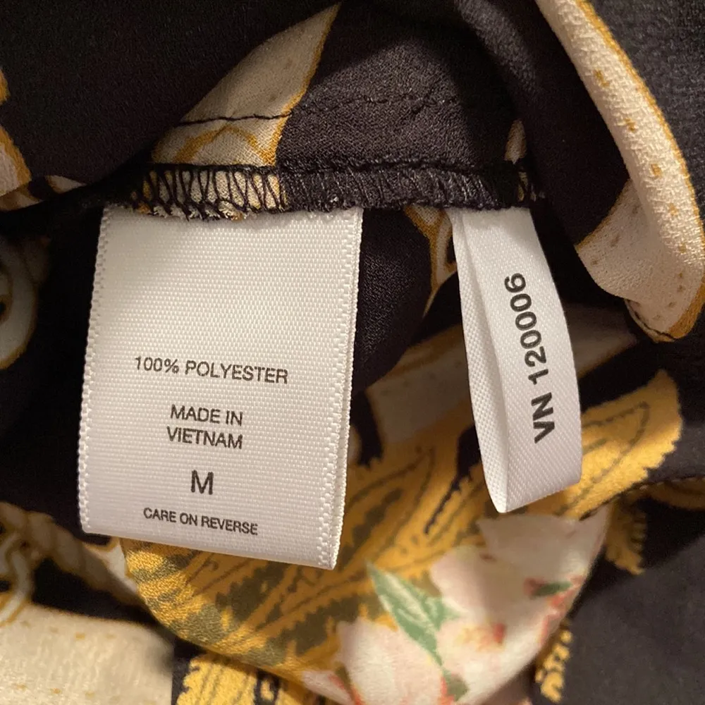 Soho by NY&Co Gold Chain Scarf Tank Top Black Size M - Image 9